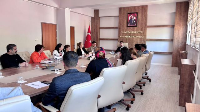 PÜLÜMÜR KAYMAKAMLIĞI TOPLANTI-KAYMAKAM VE KURUM YÖNETİİCLEİR