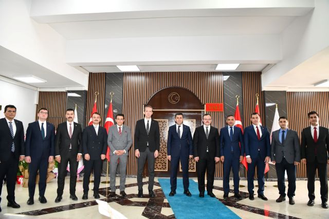 TUNCELİ VALİSİ ŞEFİK AYGÖL-KAYMAKAM MEHMET ANIL ÇOLAK-KAYMAKAMLAR VE VALİ YARDIMCILARI