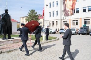 CUMHURİYET BAYRAMI-28 EKİM 2025-KAYMAKAM MEHMET ANIL ÇOLAK-ÇELENK- PÜLÜMÜR