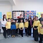 MEHMET ANIL ÇOLAK-İLÇE MİLLÎ EĞİTİM MÜDÜRÜ MURAT GÜNDÜZ-ÖĞRETMEN VE ÖĞRENCİLER