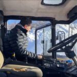 TUNCELİ VALİSİ ŞEFİK AYGÖL, KAR SAVURMA MAKİNESİNİN BAŞINDA-3