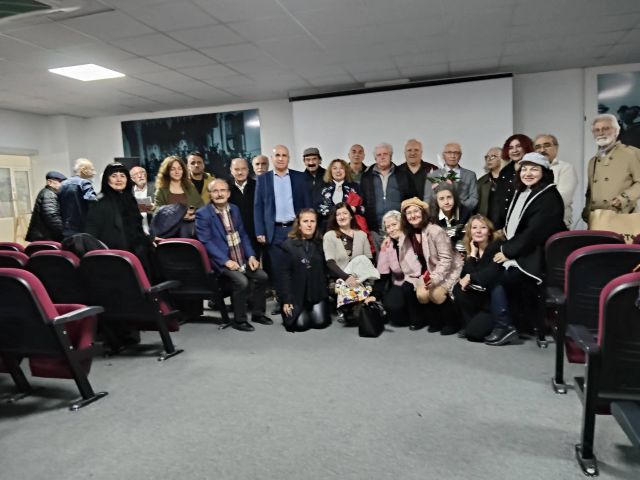 DÜNYA ŞİİR GÜNÜ TOPLU FOTO