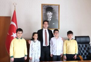 PÜLÜMÜR KAYMAKAMI MEHMET ANIL ÇOLAK VE ÖĞRENCİLER-22 NİSAN 2026