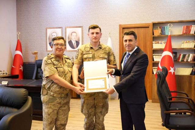 TUĞGENERAL BÜLENT BAYKAL-UZMAN ÇAVUŞ KENAN YAYLA-VALİ ŞEFİK AYGÖL
