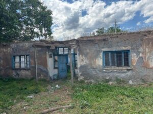 DEĞİRMENKÖY-YIKINTI-MAVİ KAPI VE PENCERELİ TAŞ YAPI--20250531