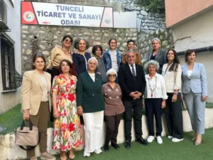 MUNZUR KÜREK SPOR KULÜBÜ BAŞKANI AV. NESRİN SÖYLEMZ-HASAN HÜSEYİN COŞKUN-SEVİM ŞENGEZER-YILDIZ GÜNDÜZ POLAT --